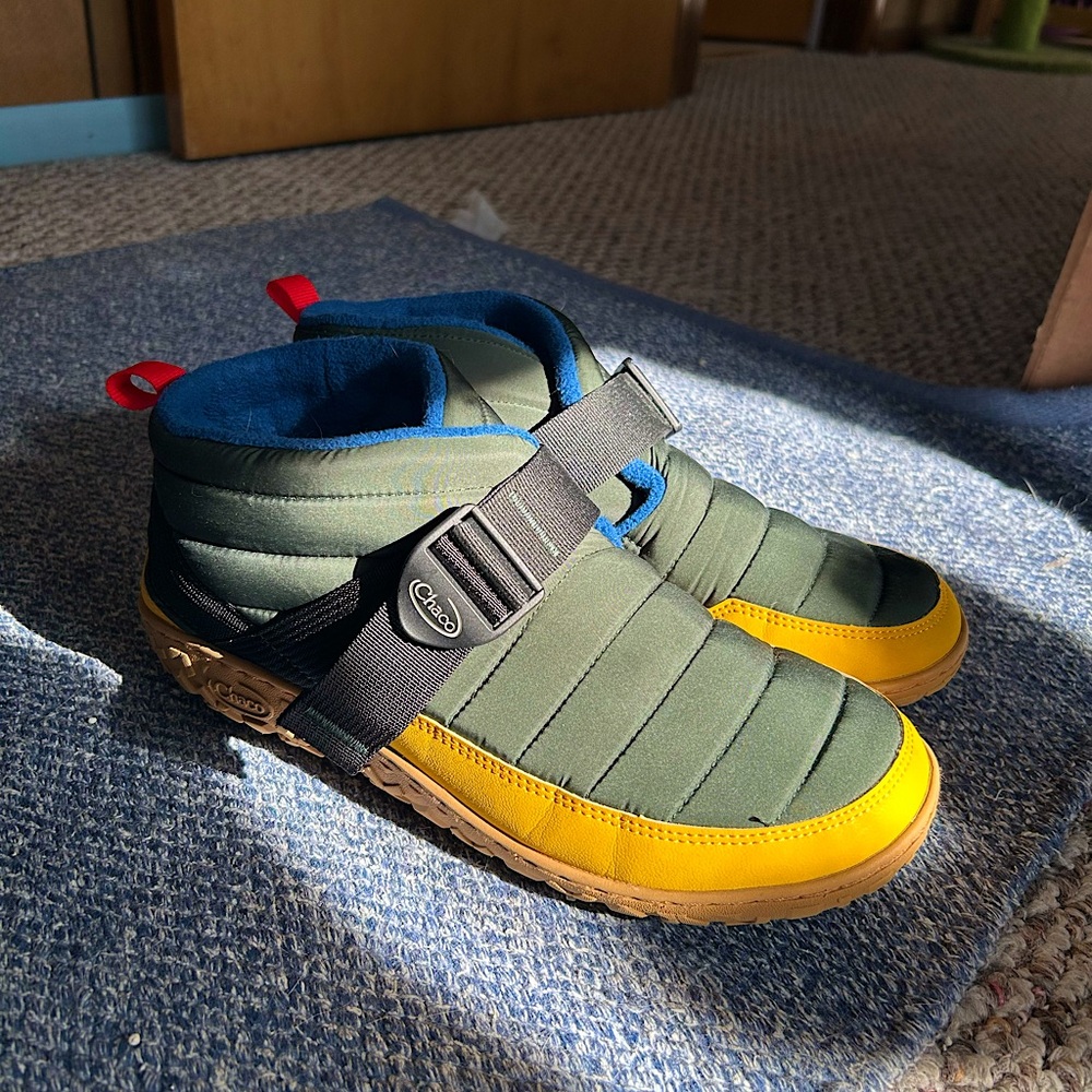 Chacos indoor/outdoor slippers men’s size 10